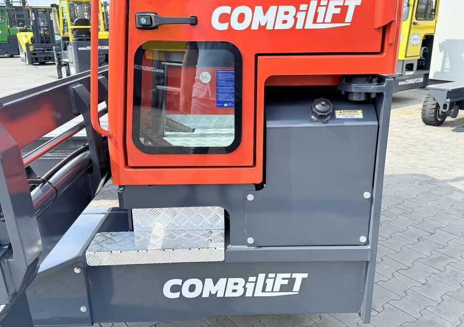 Combilift C4500 / DIESEL / TRIPLEX - 6420MM / FREE-LIFT / WIDE FORK POSITIONER - 4-way reach truck: picture 3 Combilift C4500 / DIESEL / TRIPLEX - 6420MM / FREE-LIFT / WIDE FORK POSITIONER - 4-way reach truck: picture 3