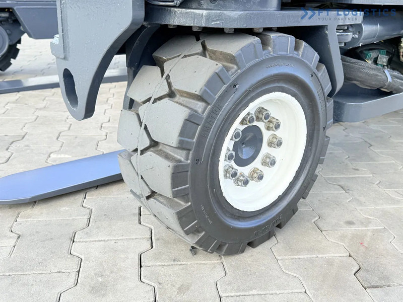 Combilift C4500 / GAS / DUPLEX - 4500MM / POSITIONER / FREE LIFT / FULL CABIN / ONLY 6178H / CONDITION - LIKE NEW! C4500 / GAS / DUPLEX - - 4-way reach truck: picture 5 Combilift C4500 / GAS / DUPLEX - 4500MM / POSITIONER / FREE LIFT / FULL CABIN / ONLY 6178H / CONDITION - LIKE NEW! C4500 / GAS / DUPLEX - - 4-way reach truck: picture 5