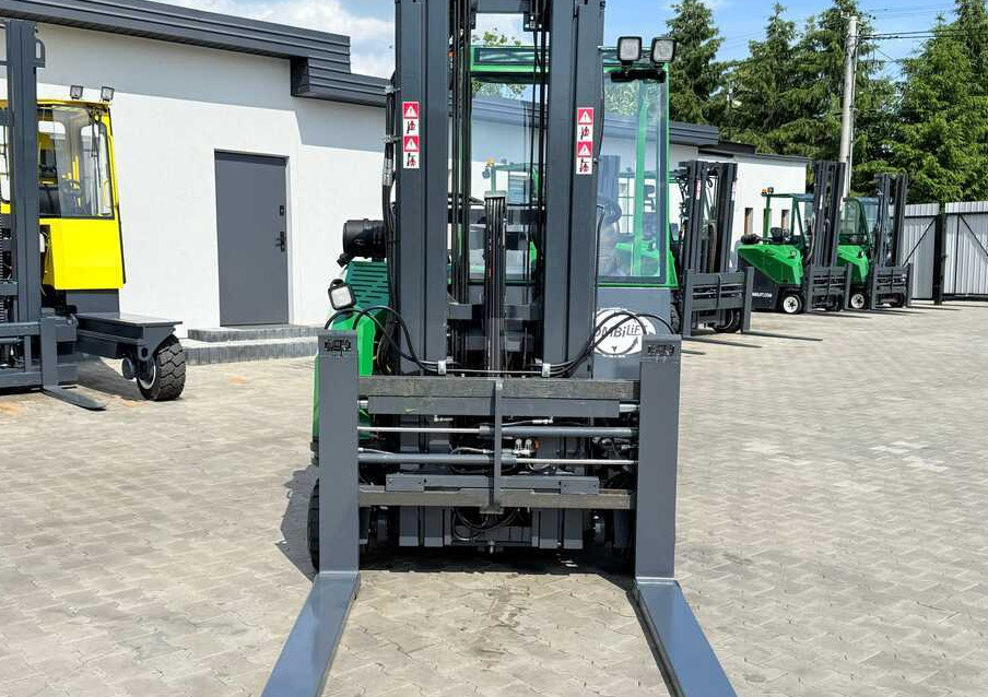 Combilift CB2500 / DIESEL / EXTENDABLE FORKS / TRIPLEX / 5500MM / FREE LIFT / SIDE SHIFT / FORK POSITIONER / LIKE NEW - 4-way reach truck: picture 3 Combilift CB2500 / DIESEL / EXTENDABLE FORKS / TRIPLEX / 5500MM / FREE LIFT / SIDE SHIFT / FORK POSITIONER / LIKE NEW - 4-way reach truck: picture 3