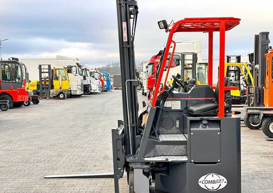 Combilift Combilift C3000CB - Duplex 4000mm - Year 2016 / ONLY 2,161 MTH / PERFECT CONDITION / LIKE NEW! - 4-way reach truck: picture 2 Combilift Combilift C3000CB - Duplex 4000mm - Year 2016 / ONLY 2,161 MTH / PERFECT CONDITION / LIKE NEW! - 4-way reach truck: picture 2