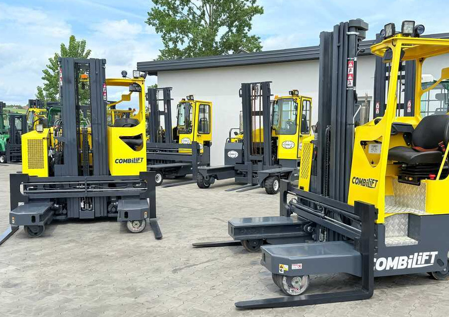 Combilift MR / ELECTRIC / TRIPLEX – 6000MM / FULL FREE LIFT / WIDE POSITIONER / FORK SIDESHIFT / ONLY 1400 HOURS / LIKE NEW - 4-way reach truck: picture 2 Combilift MR / ELECTRIC / TRIPLEX – 6000MM / FULL FREE LIFT / WIDE POSITIONER / FORK SIDESHIFT / ONLY 1400 HOURS / LIKE NEW - 4-way reach truck: picture 2