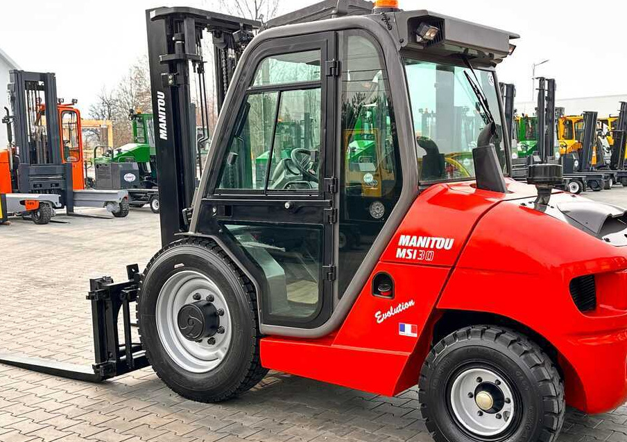 Manitou MSI30 / DIESEL / DUPLEX / 3400MM / CABIN / FORK POSITIONER / SIDE SHIFT / LIKE NEW - Rough terrain forklift: picture 4 Manitou MSI30 / DIESEL / DUPLEX / 3400MM / CABIN / FORK POSITIONER / SIDE SHIFT / LIKE NEW - Rough terrain forklift: picture 4