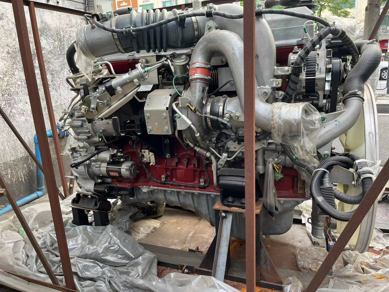 HINO E13C - Engine: picture 2 HINO E13C - Engine: picture 2