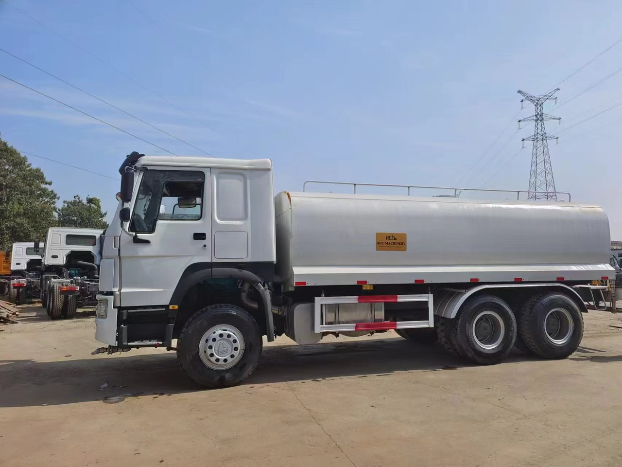HOWO 6×4 ,20 cubic meters - Tank truck: picture 5 HOWO 6×4 ,20 cubic meters - Tank truck: picture 5