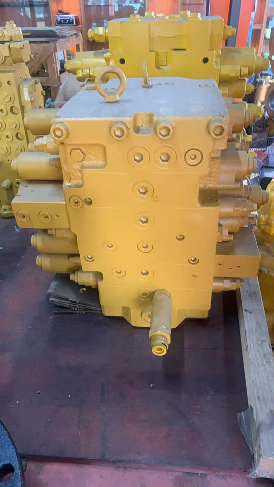 HYUNDAI R210-7 - Hydraulic valve for Excavator: picture 4 HYUNDAI R210-7 - Hydraulic valve for Excavator: picture 4