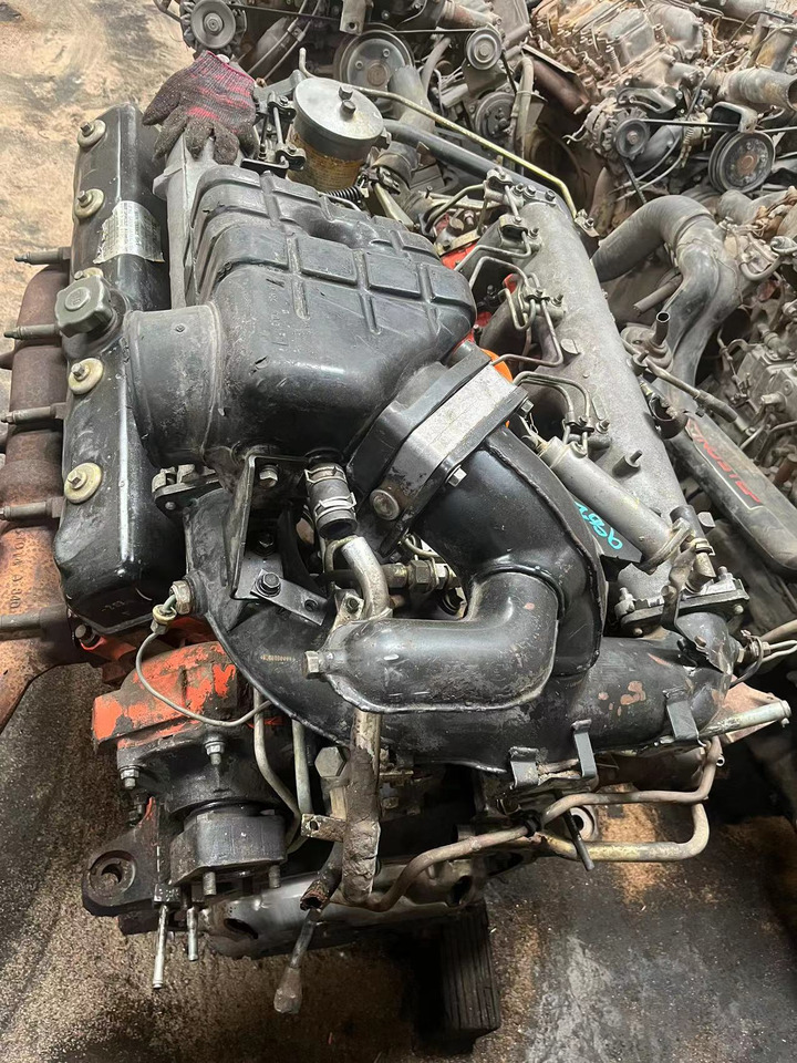 ISUZU 10PE1 - Engine: picture 2 ISUZU 10PE1 - Engine: picture 2
