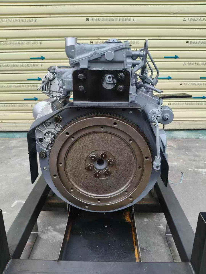 ISUZU 3LB1 - Engine for Excavator: picture 2 ISUZU 3LB1 - Engine for Excavator: picture 2