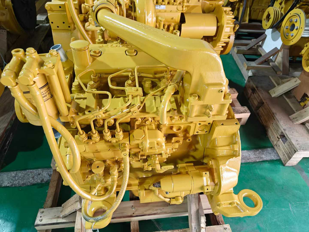 KOMATSU 4D95 - Engine for Excavator: picture 1 KOMATSU 4D95 - Engine for Excavator: picture 1