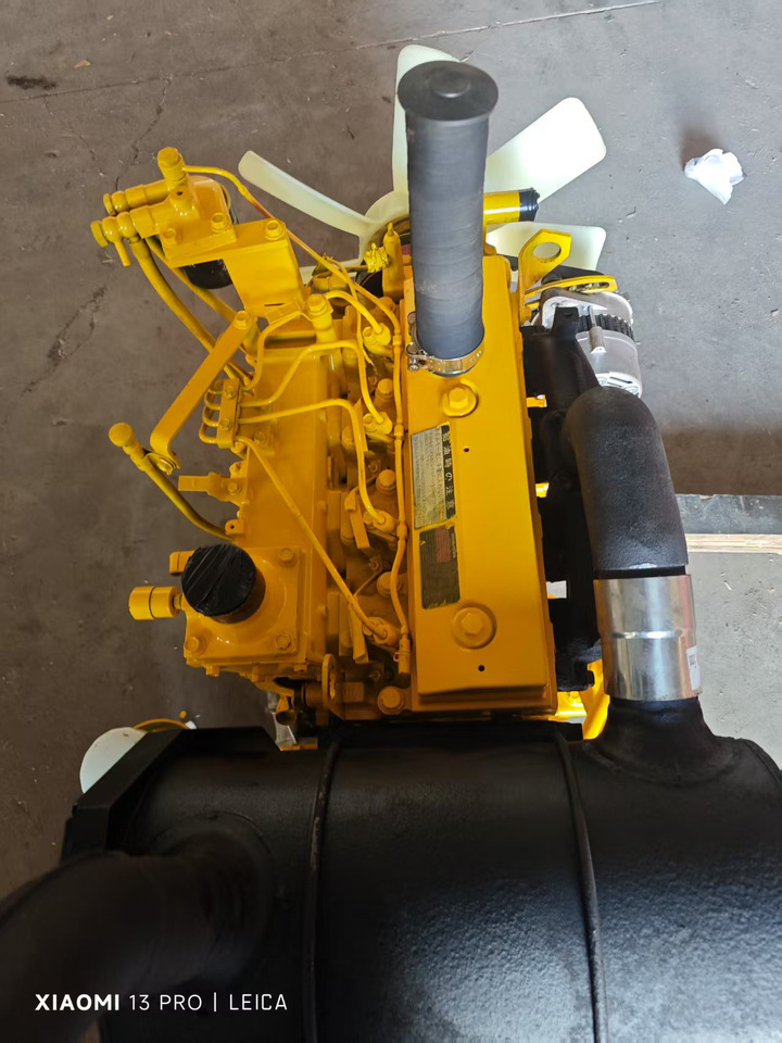 KOMATSU 4D95LE - Engine for Excavator: picture 2 KOMATSU 4D95LE - Engine for Excavator: picture 2