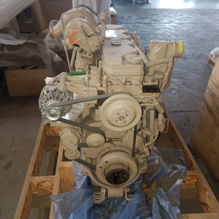 KOMATSU 6D107E - Engine for Excavator: picture 1 KOMATSU 6D107E - Engine for Excavator: picture 1