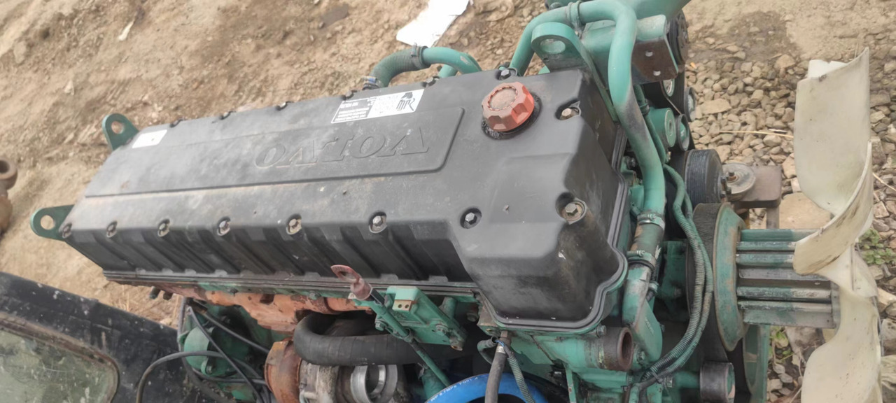 VOLVO D12D - Engine for Excavator: picture 2 VOLVO D12D - Engine for Excavator: picture 2