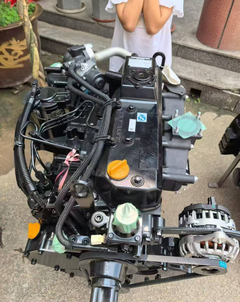 YANMAR 4TNV98 - Engine for Excavator: picture 2 YANMAR 4TNV98 - Engine for Excavator: picture 2