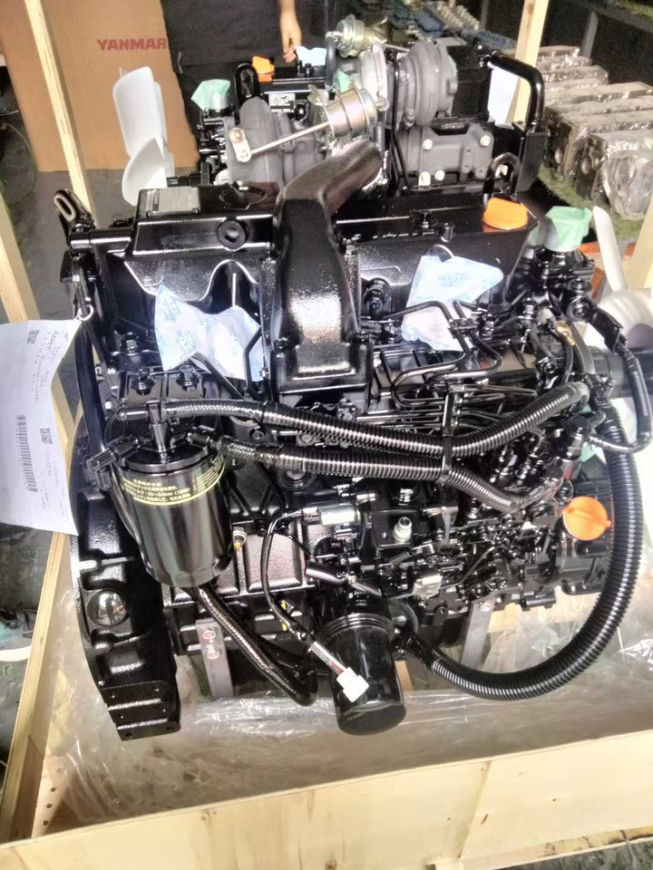 YANMAR 4TNV98T - Engine for Excavator: picture 2 YANMAR 4TNV98T - Engine for Excavator: picture 2