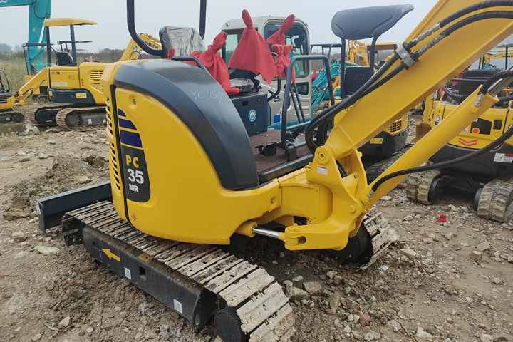 Best Quality Komatsu PC35-2 Used Mini Excavator Earth-moving Machinery in Good Condition - Crawler excavator: picture 4 Best Quality Komatsu PC35-2 Used Mini Excavator Earth-moving Machinery in Good Condition - Crawler excavator: picture 4