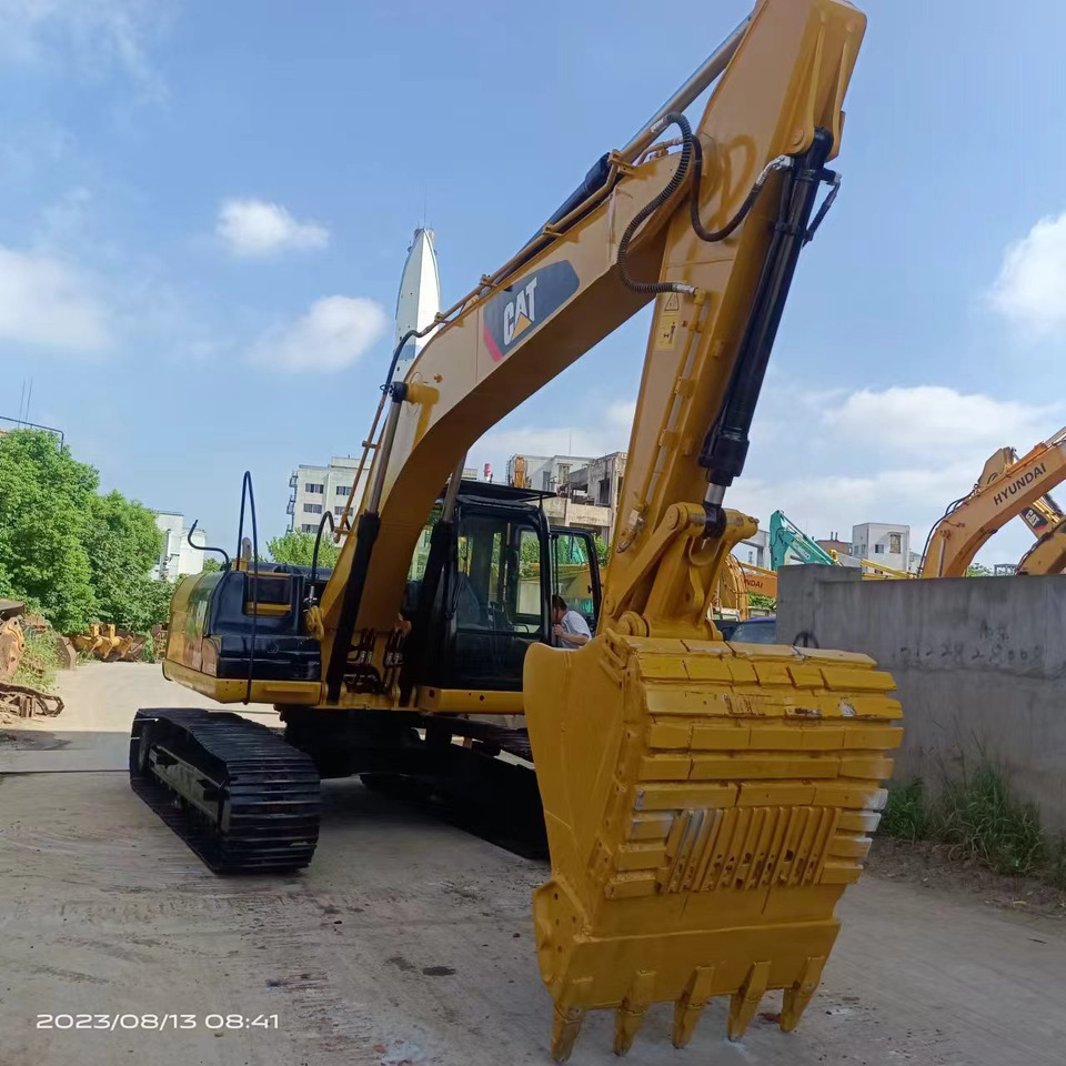 CATERPILLAR 320D - Crawler excavator: picture 1 CATERPILLAR 320D - Crawler excavator: picture 1