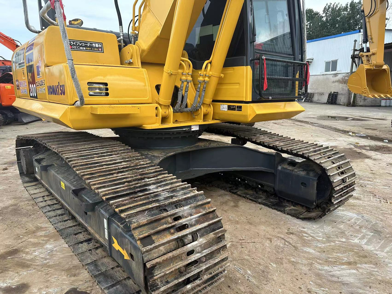 CRAWLER EXCAVATOR Used Good Quality Japan Original PC200-8 in Good Condition PC200-8 Komatsu - Crawler excavator: picture 2 CRAWLER EXCAVATOR Used Good Quality Japan Original PC200-8 in Good Condition PC200-8 Komatsu - Crawler excavator: picture 2