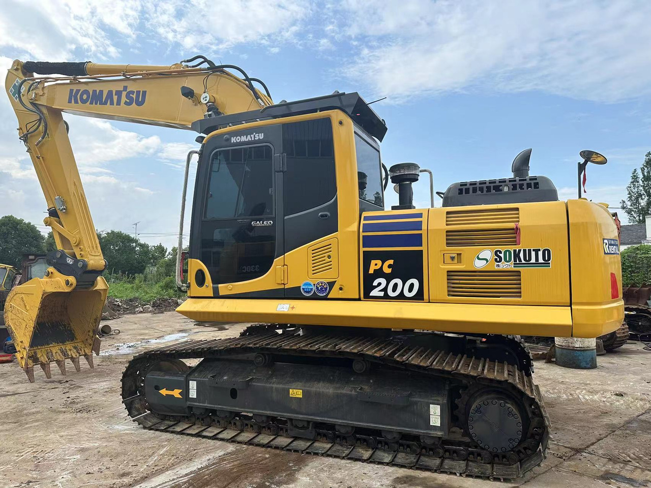 CRAWLER EXCAVATOR Used Good Quality Japan Original PC200-8 in Good Condition PC200-8 Komatsu - Crawler excavator: picture 1 CRAWLER EXCAVATOR Used Good Quality Japan Original PC200-8 in Good Condition PC200-8 Komatsu - Crawler excavator: picture 1