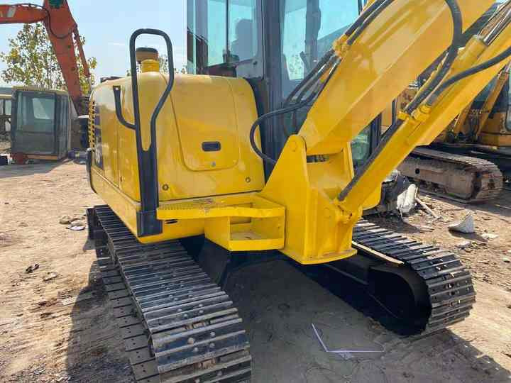 Cheap Used Komatsu PC56 Crawler Excavator with High Efficiency Used Heavy Machinery Komatsu P56 Digger Cheap for Sale - Crawler excavator: picture 4 Cheap Used Komatsu PC56 Crawler Excavator with High Efficiency Used Heavy Machinery Komatsu P56 Digger Cheap for Sale - Crawler excavator: picture 4