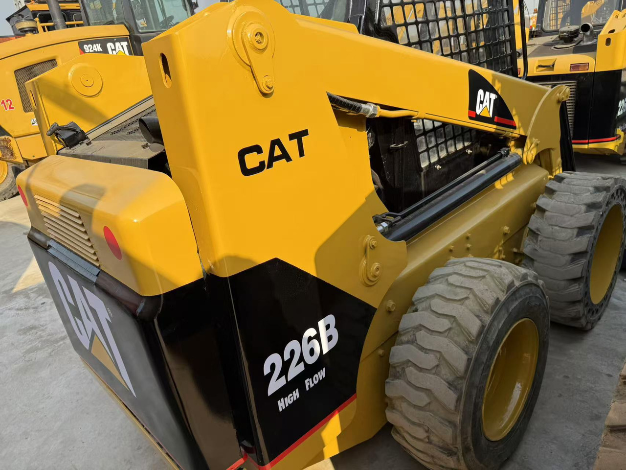 CATERPILLAR Used Mini Small CAT226B Skid Steer Loader in Stock with Best Review for Sale - Construction machinery: picture 3 CATERPILLAR Used Mini Small CAT226B Skid Steer Loader in Stock with Best Review for Sale - Construction machinery: picture 3