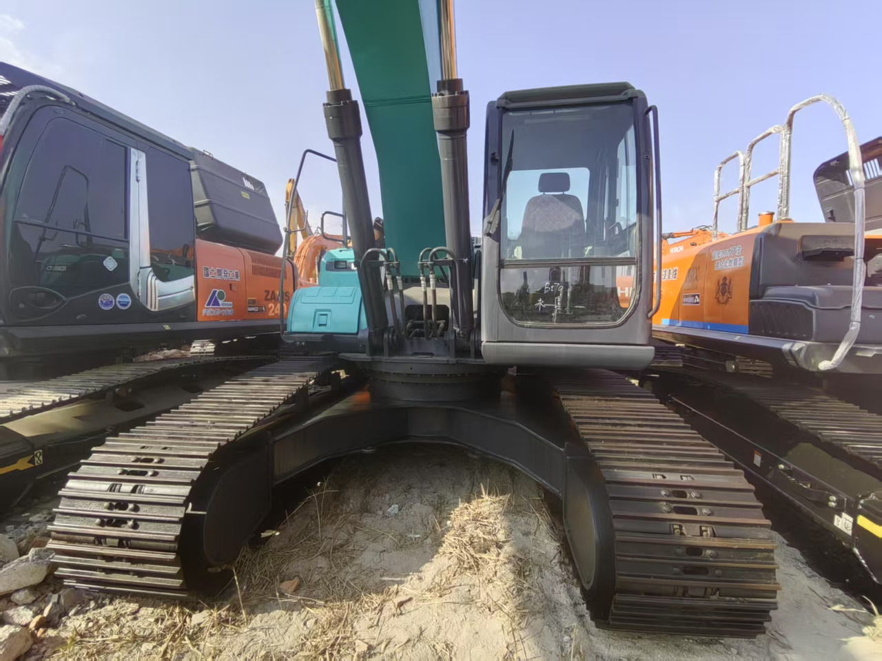 KOBELCO High Performance Kobelco SK210 Excavator Japan Brand Kobelco Hydraulic Crawler Excavator - Construction machinery: picture 2 KOBELCO High Performance Kobelco SK210 Excavator Japan Brand Kobelco Hydraulic Crawler Excavator - Construction machinery: picture 2