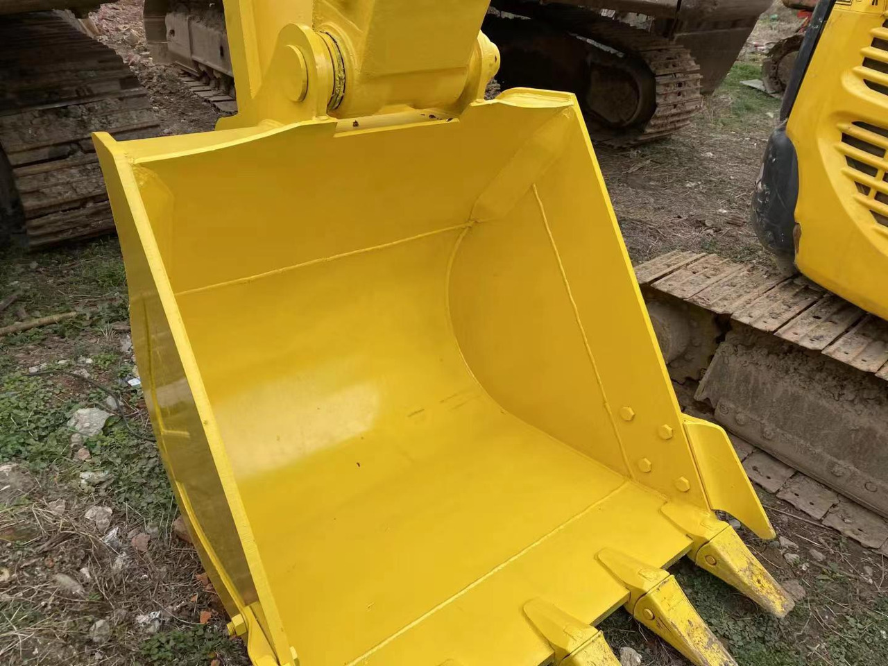 KOMATSU Used Excavator PC200-7 - Construction machinery: picture 2 KOMATSU Used Excavator PC200-7 - Construction machinery: picture 2