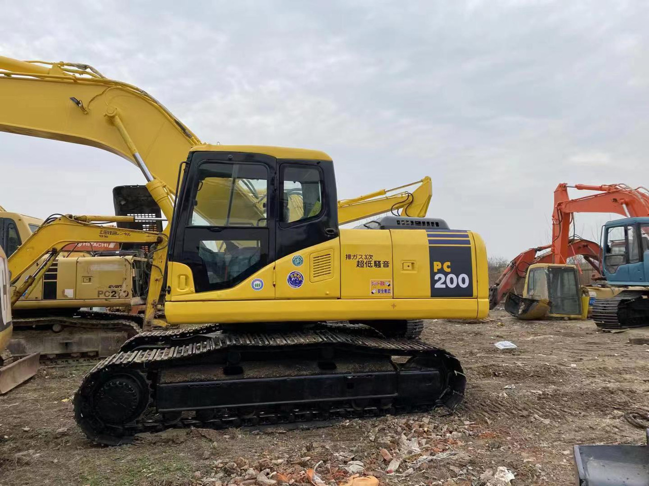 KOMATSU Used Excavator PC200-7 - Construction machinery: picture 4 KOMATSU Used Excavator PC200-7 - Construction machinery: picture 4