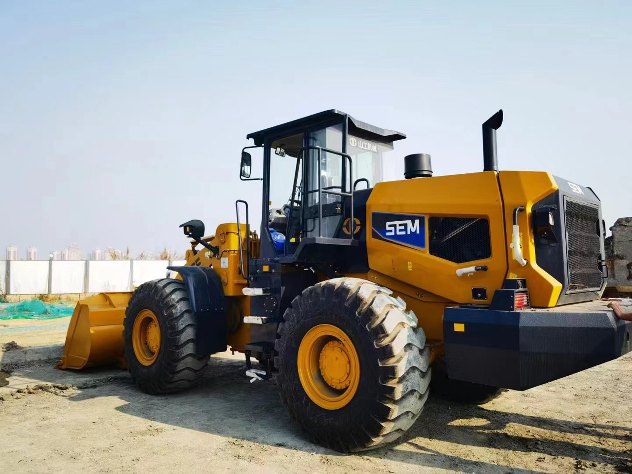 SEM The brand-new Loader SEM 656 655 - Construction machinery: picture 4 SEM The brand-new Loader SEM 656 655 - Construction machinery: picture 4