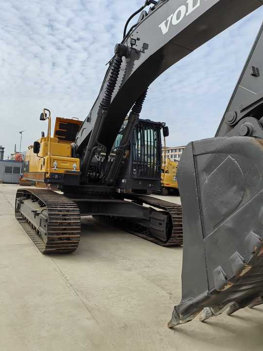 Good Condition VOLVO EC480DL Excavator Low Price Large Hydraulic Crawler Excavator volvo 480dl for Sale - Excavator: picture 4 Good Condition VOLVO EC480DL Excavator Low Price Large Hydraulic Crawler Excavator volvo 480dl for Sale - Excavator: picture 4