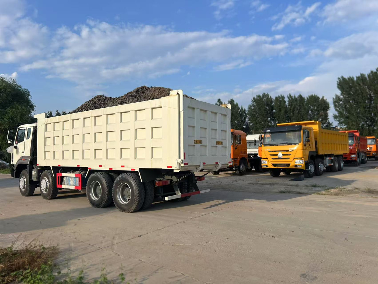 HOWO Used Dump Truck8*4 6*4 - Tipper: picture 2 HOWO Used Dump Truck8*4 6*4 - Tipper: picture 2