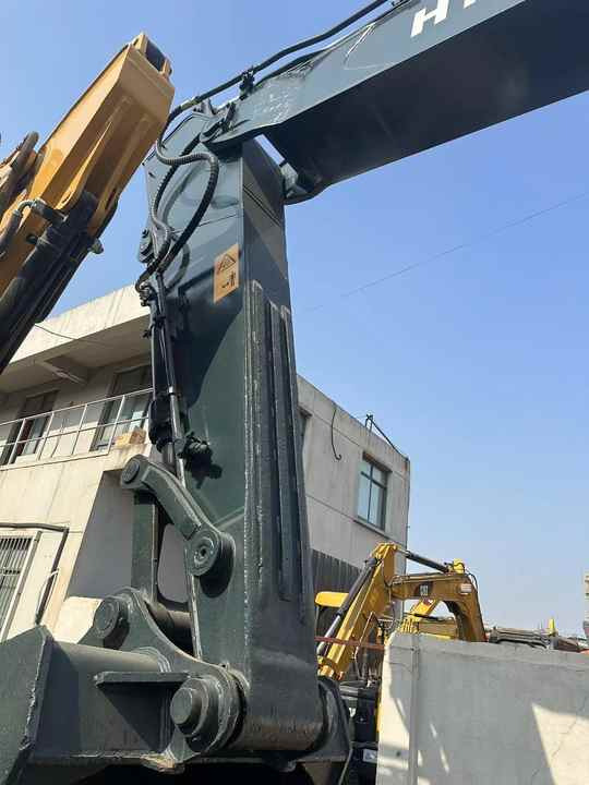 Heavy-Duty Hyundai 305 Excavator for Mining & Construction - Well-Maintained, Warranty Included - Crawler excavator: picture 4 Heavy-Duty Hyundai 305 Excavator for Mining & Construction - Well-Maintained, Warranty Included - Crawler excavator: picture 4