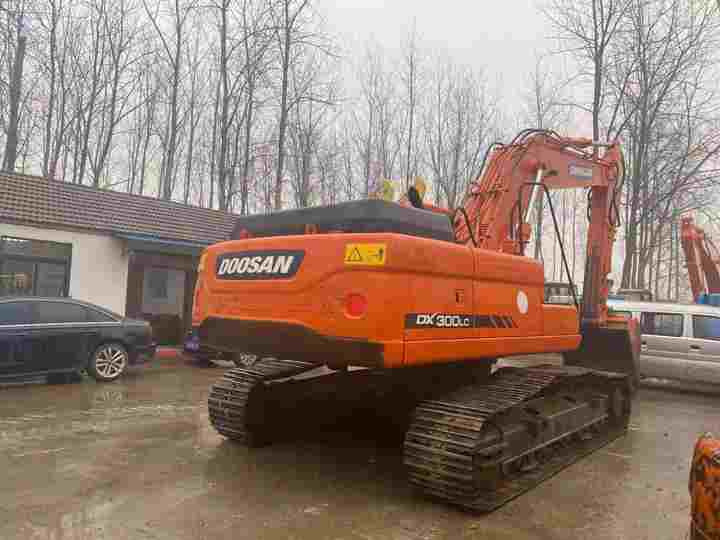 High Quality Doosan Big Size Excavator , Doosan 30ton Dx300lc Digging Machine , Doosan Excavator for Sale - Excavator: picture 3 High Quality Doosan Big Size Excavator , Doosan 30ton Dx300lc Digging Machine , Doosan Excavator for Sale - Excavator: picture 3
