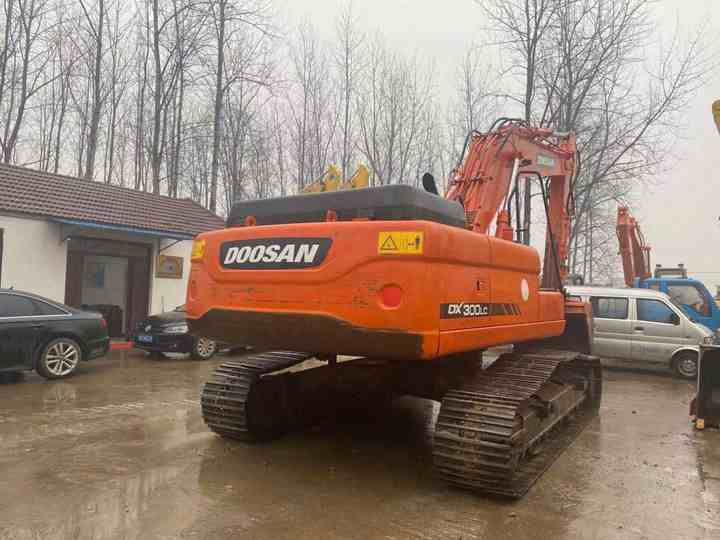 High Quality Doosan Big Size Excavator , Doosan 30ton Dx300lc Digging Machine , Doosan Excavator for Sale - Excavator: picture 5 High Quality Doosan Big Size Excavator , Doosan 30ton Dx300lc Digging Machine , Doosan Excavator for Sale - Excavator: picture 5