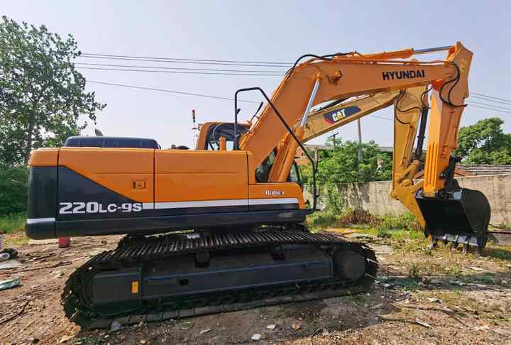 Hyundai Digger 220lc-9s Second Hand Korea Made High Performance Machine Hyundai Excavator for Sale - Crawler excavator: picture 3 Hyundai Digger 220lc-9s Second Hand Korea Made High Performance Machine Hyundai Excavator for Sale - Crawler excavator: picture 3