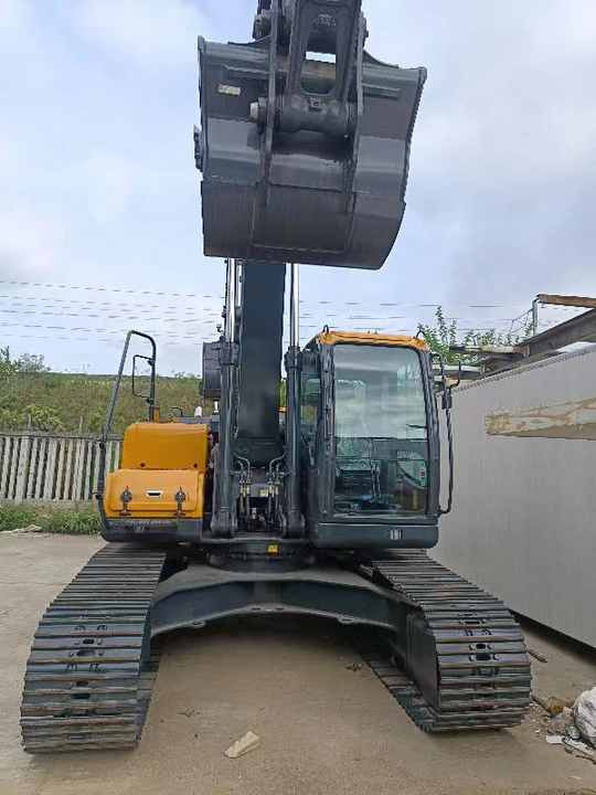 Hyundai Digger 225lvs Second Hand Korea Made High Performance Machine Hyundai Excavator for Sale - Crawler excavator: picture 3 Hyundai Digger 225lvs Second Hand Korea Made High Performance Machine Hyundai Excavator for Sale - Crawler excavator: picture 3