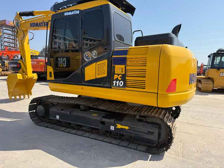 Low Shipping Mini Used Excavator Construction Machine Used komatsu Pc110 - Crawler excavator: picture 2 Low Shipping Mini Used Excavator Construction Machine Used komatsu Pc110 - Crawler excavator: picture 2