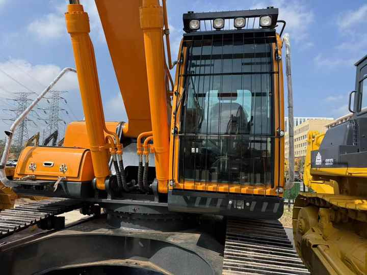 Nice Condition Korea Brand hyundai 305-9 30tons Middle Digger for Sale Used hyundai 210-9 215-9 220-9 305-9 Model Provide - Excavator: picture 5 Nice Condition Korea Brand hyundai 305-9 30tons Middle Digger for Sale Used hyundai 210-9 215-9 220-9 305-9 Model Provide - Excavator: picture 5