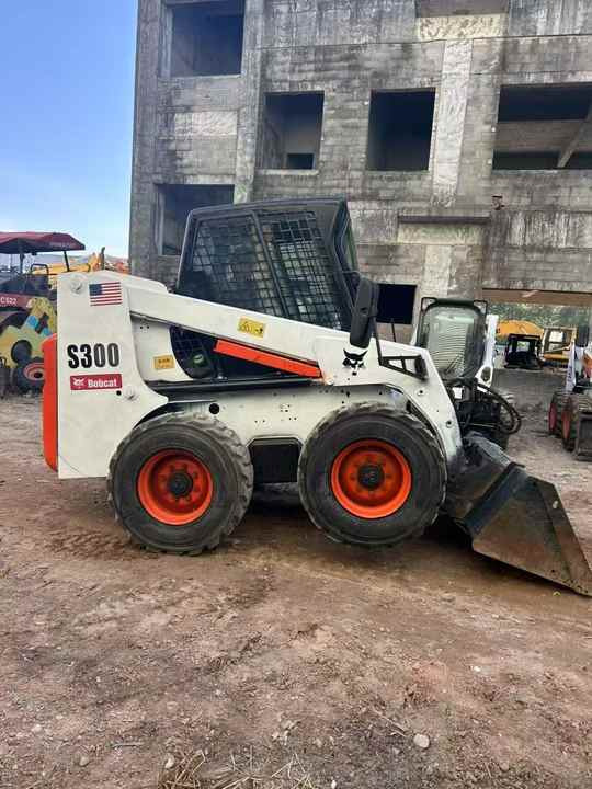Second Hand BOBCAT S300 Skid-steer Loader with Very Good Performance Is for Sale at a Low Price - Skid steer loader: picture 2 Second Hand BOBCAT S300 Skid-steer Loader with Very Good Performance Is for Sale at a Low Price - Skid steer loader: picture 2