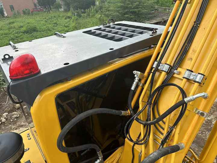 Second Hand Komatsu PC210-8 Excavator 21 Ton Crawler Excavator Japan Brand Low Price with Good Quality for SALE - Excavator: picture 3 Second Hand Komatsu PC210-8 Excavator 21 Ton Crawler Excavator Japan Brand Low Price with Good Quality for SALE - Excavator: picture 3