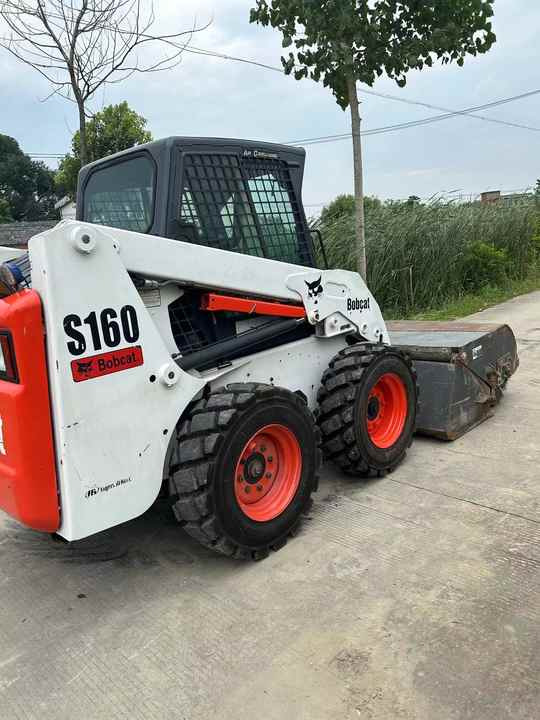 Used Bob Cat Bob Cat S160 Used Mini Skid Steer Wheel Loader Multifunctional Track Loaders Bobcat S160 2.7 Ton - Wheel loader: picture 4 Used Bob Cat Bob Cat S160 Used Mini Skid Steer Wheel Loader Multifunctional Track Loaders Bobcat S160 2.7 Ton - Wheel loader: picture 4