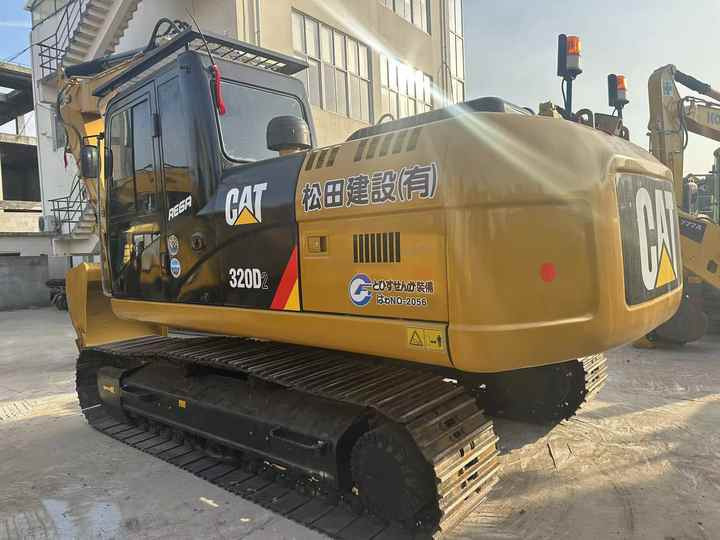 Used Caterpillar 320D Crawler Excavator in High Quality Waiting for Sale - Excavator: picture 2 Used Caterpillar 320D Crawler Excavator in High Quality Waiting for Sale - Excavator: picture 2
