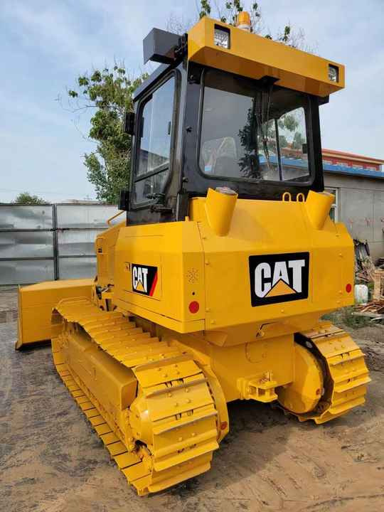 Used Caterpillar Bulldozer Used CatD5K Bulldozer Very Good Condition for Sale - Bulldozer: picture 2 Used Caterpillar Bulldozer Used CatD5K Bulldozer Very Good Condition for Sale - Bulldozer: picture 2