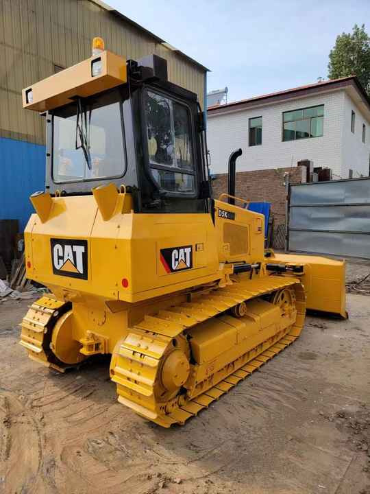 Used Caterpillar Bulldozer Used CatD5K Bulldozer Very Good Condition for Sale - Bulldozer: picture 4 Used Caterpillar Bulldozer Used CatD5K Bulldozer Very Good Condition for Sale - Bulldozer: picture 4