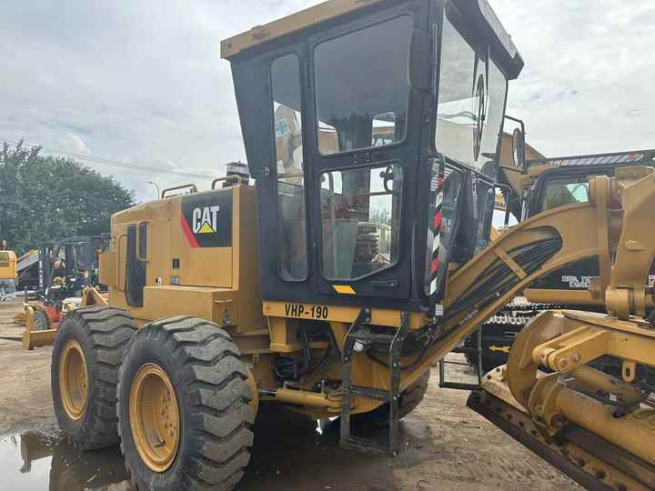 Used Caterpillar CAT 140k Land Road Motor Grader CAT140k Used Grader Cheap Price for Sale - Grader: picture 5 Used Caterpillar CAT 140k Land Road Motor Grader CAT140k Used Grader Cheap Price for Sale - Grader: picture 5
