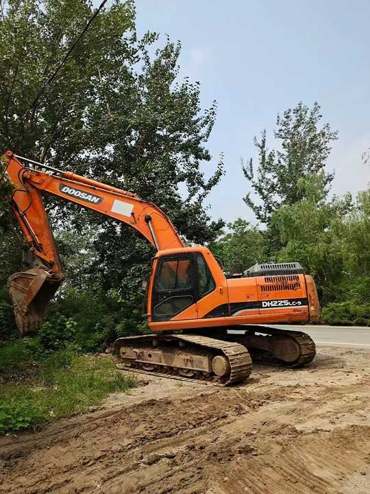Used Digger DOOSAN DH225 Construction Machinery Construction Digger Used DOOSAN DH225 Cheap Excavator - Crawler excavator: picture 3 Used Digger DOOSAN DH225 Construction Machinery Construction Digger Used DOOSAN DH225 Cheap Excavator - Crawler excavator: picture 3