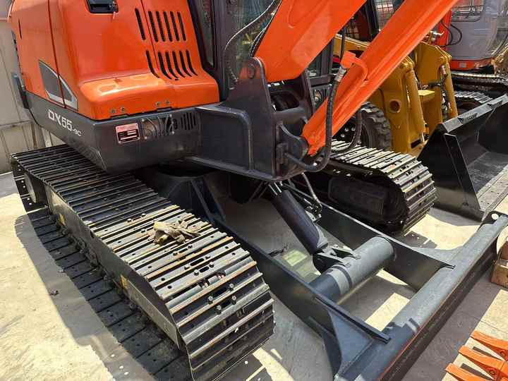 Used Digger DOOSAN DX55 Construction Machinery Construction Digger Used DOOSAN DX55 Cheap Excavator - Crawler excavator: picture 5 Used Digger DOOSAN DX55 Construction Machinery Construction Digger Used DOOSAN DX55 Cheap Excavator - Crawler excavator: picture 5