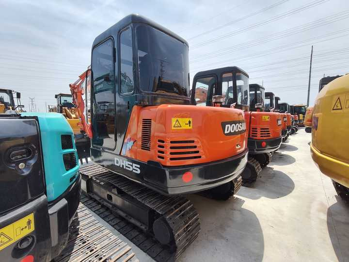 Used Digger Doosan Dh55 Construction Machinery Construction Digger Used Doosan Dh55 Cheap Excavator - Crawler excavator: picture 2 Used Digger Doosan Dh55 Construction Machinery Construction Digger Used Doosan Dh55 Cheap Excavator - Crawler excavator: picture 2