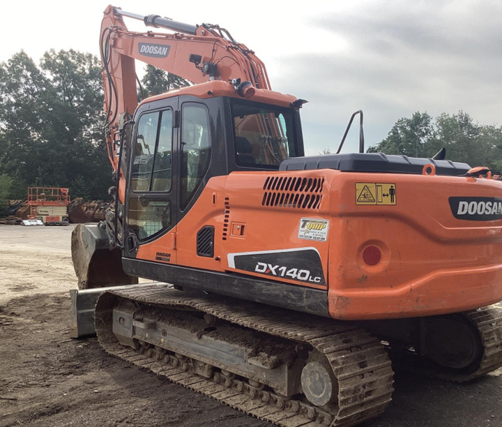 Used Excavator Doosan DX140 Excavators Mini Equipment Earth Moving Machinery Doosan Digger Excavator for Sale - Crawler excavator: picture 5 Used Excavator Doosan DX140 Excavators Mini Equipment Earth Moving Machinery Doosan Digger Excavator for Sale - Crawler excavator: picture 5