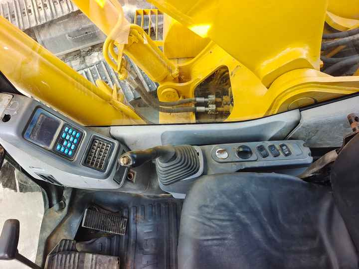 Used Good Quality Japan Original PC200-7 in Good Condition PC200-7 Komatsu - Crawler excavator: picture 4 Used Good Quality Japan Original PC200-7 in Good Condition PC200-7 Komatsu - Crawler excavator: picture 4