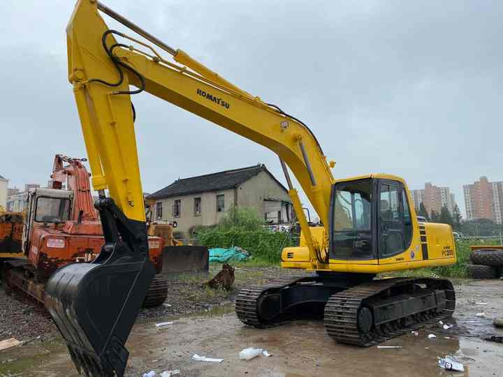 Used Good Quality Japan Original PC220-6 in Good Condition PC220-6 Komatsu - Crawler excavator: picture 4 Used Good Quality Japan Original PC220-6 in Good Condition PC220-6 Komatsu - Crawler excavator: picture 4