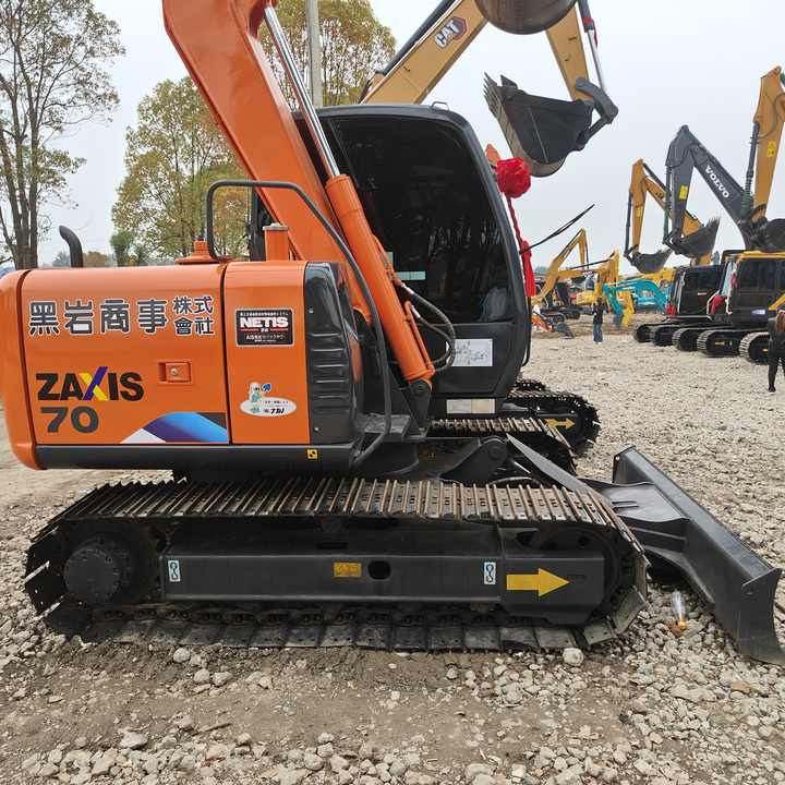 Used HITACHI ZX-70 - Excavator: picture 2 Used HITACHI ZX-70 - Excavator: picture 2